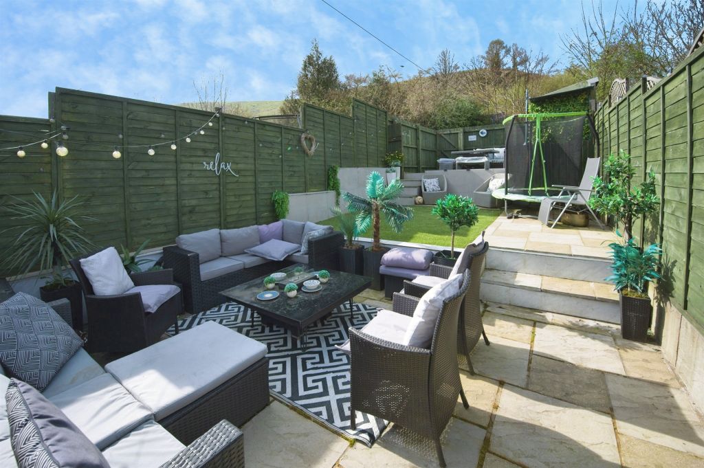 Property photo 2 of 26