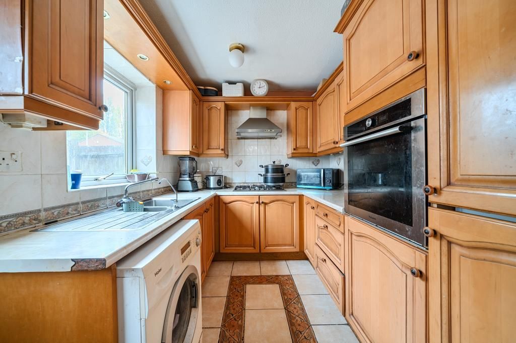 Property photo 2 of 18 Kitchen