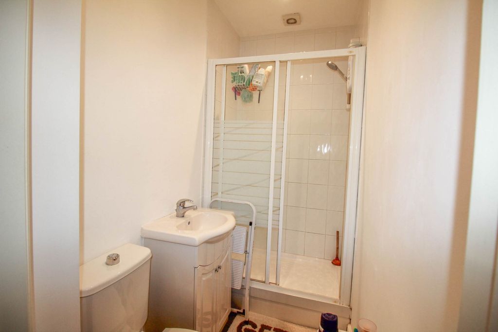 Additional image 4 of Studio to rentHigh Street, Weston-Super-Mare BS23