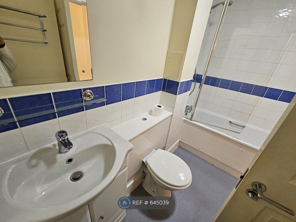 Property photo 2 of 6 Bathroom