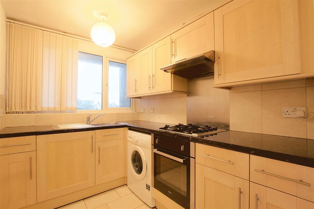 Property photo 1 of 3