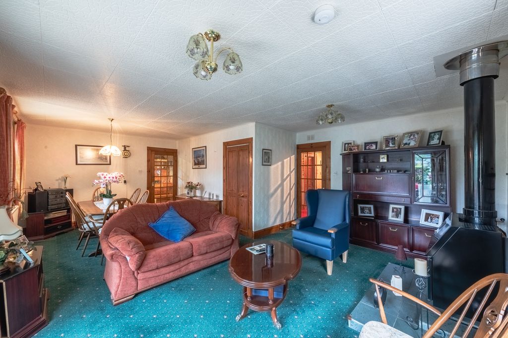 Property photo 3 of 27