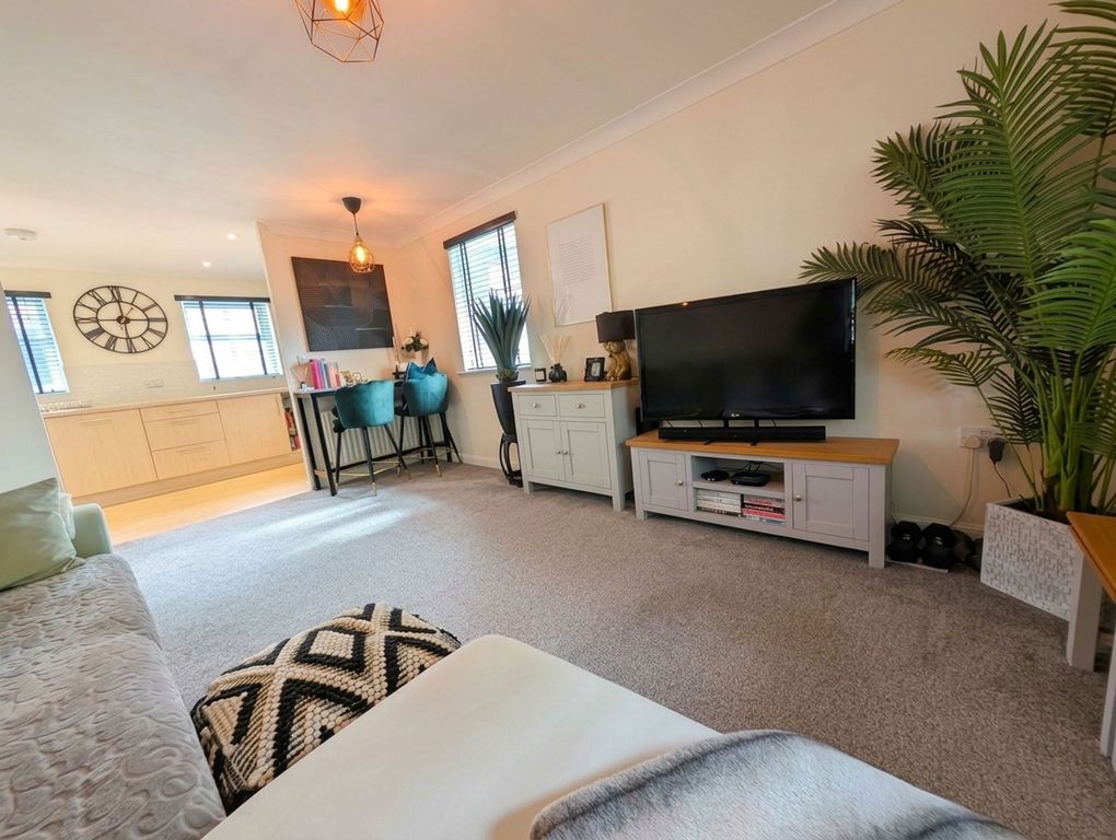 Property photo 3 of 12