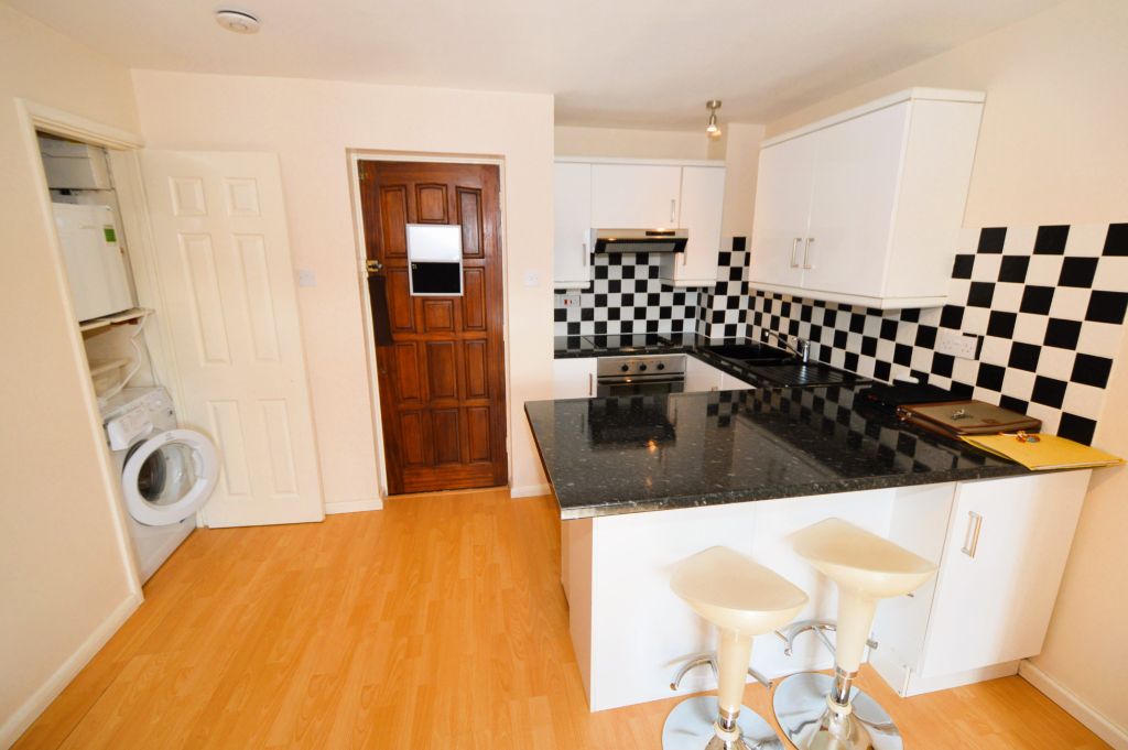 Property photo 3 of 11 Living Room