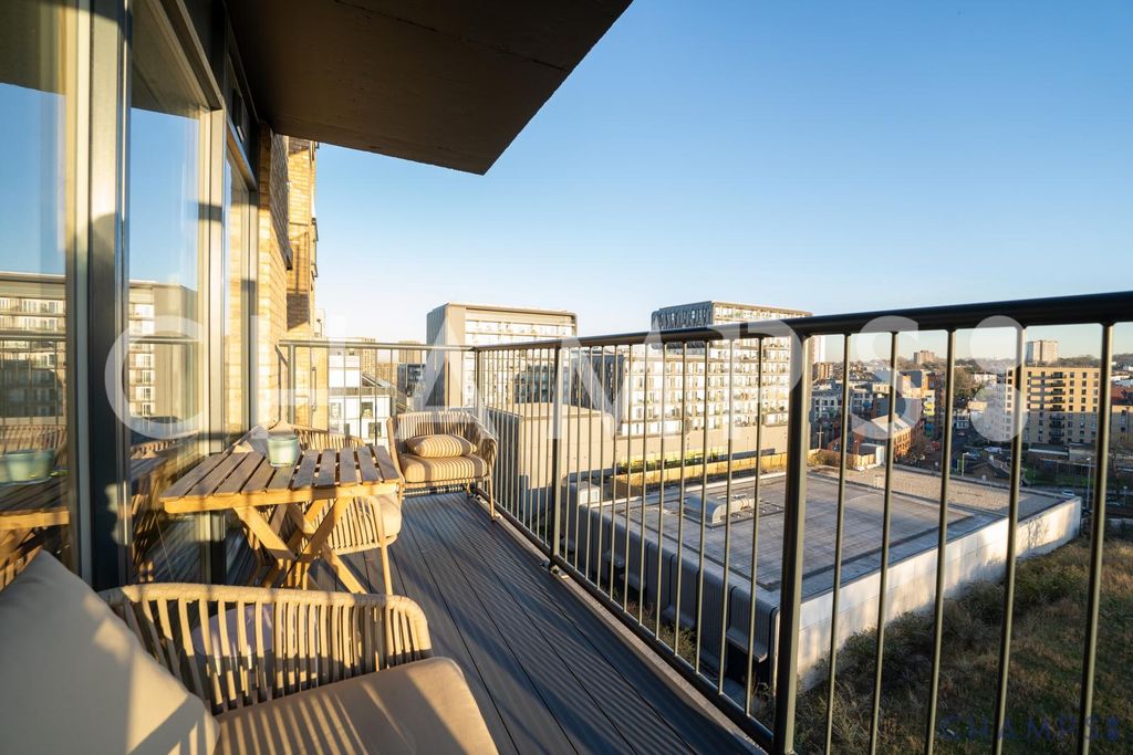 Property photo 3 of 12 Gallery