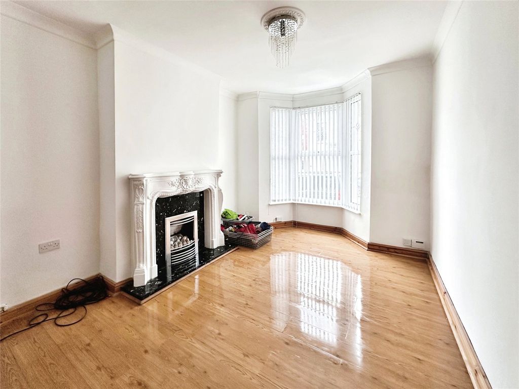Property photo 2 of 13 Picture No. 05