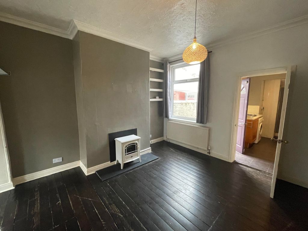 Property photo 3 of 8