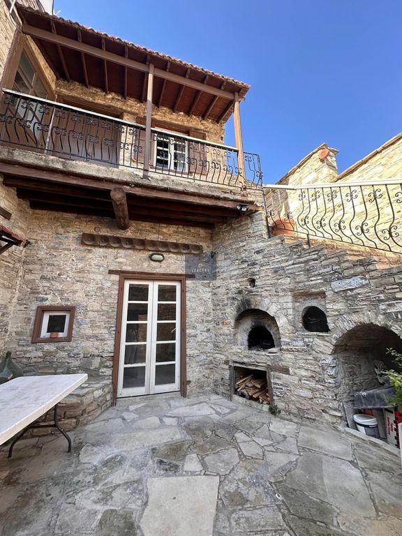 Property photo 3 of 27