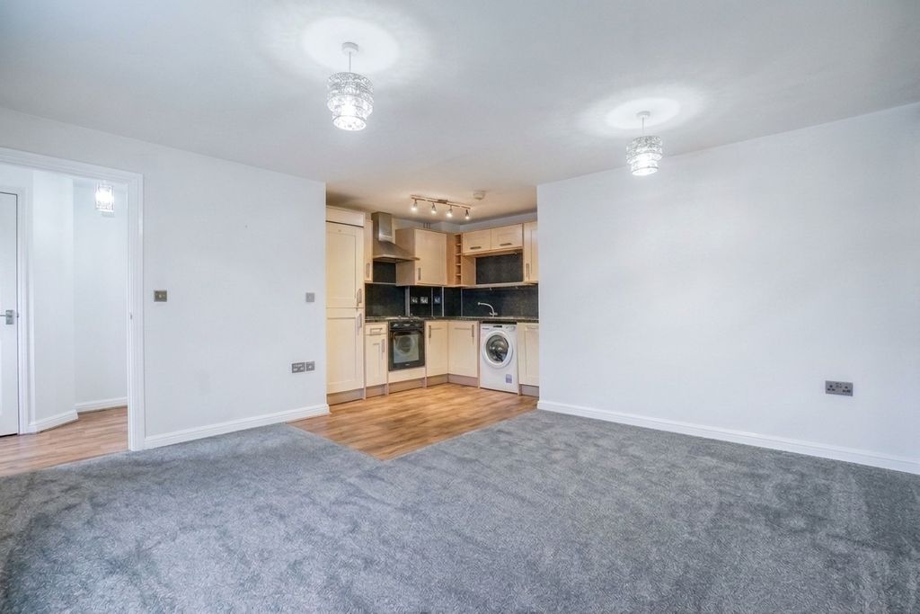 Property photo 2 of 12