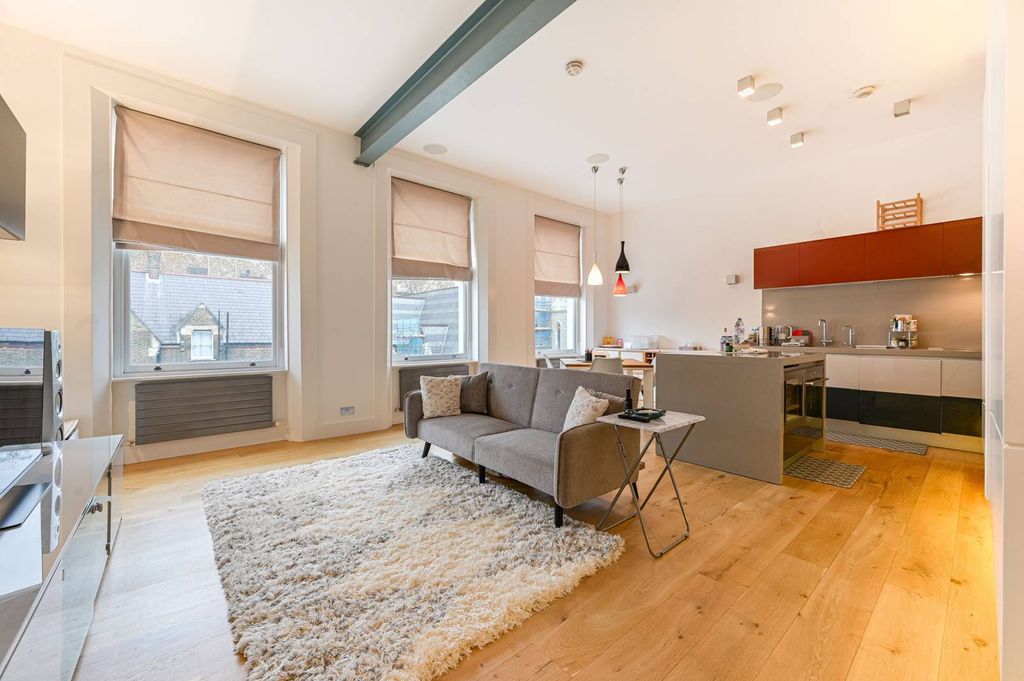 Property photo 3 of 23