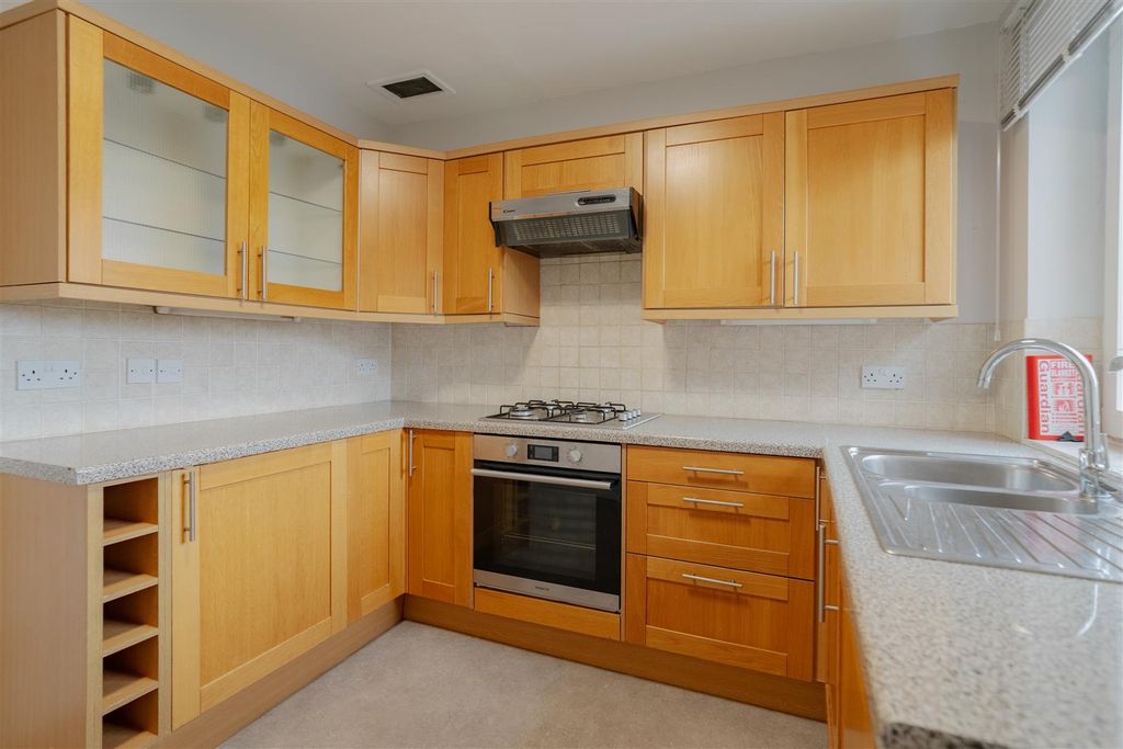 Property photo 3 of 12 Dsc08470-Hdr.Jpg