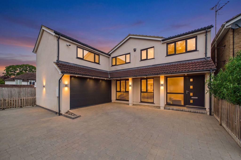Property photo 1 of 31