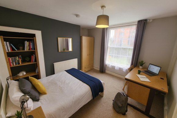 Property photo 1 of 14 Chatgpt Image Nov 26, 2025, 01_22_47 Pm.Png