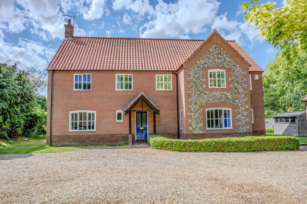 Property photo 3 of 46 4198396
