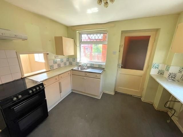 Property photo 2 of 8 Kitchen