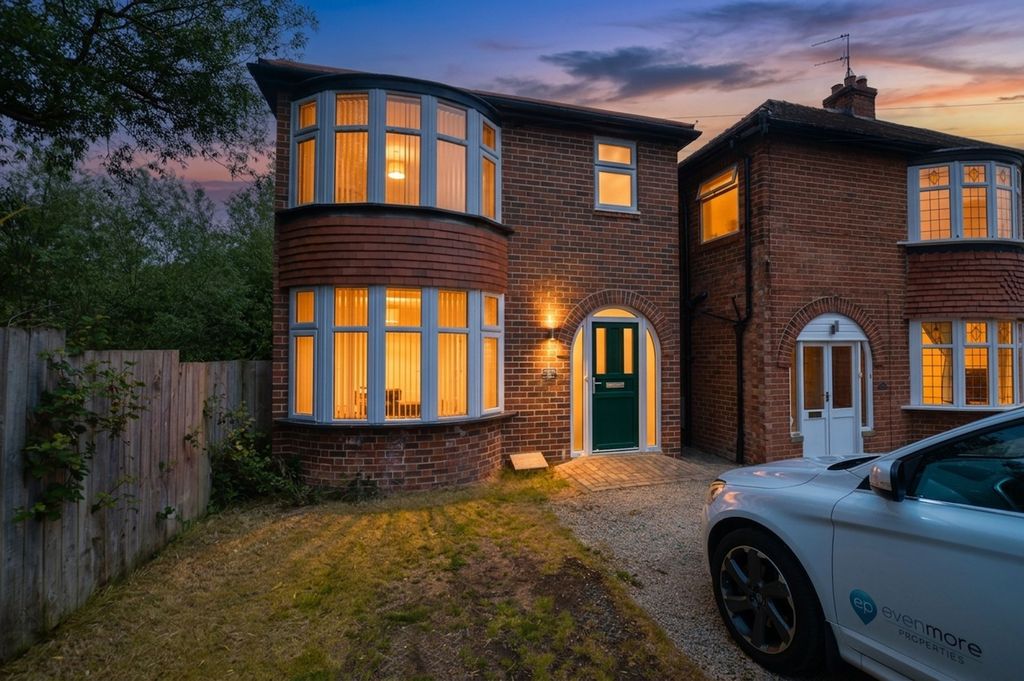 Property photo 1 of 17 External