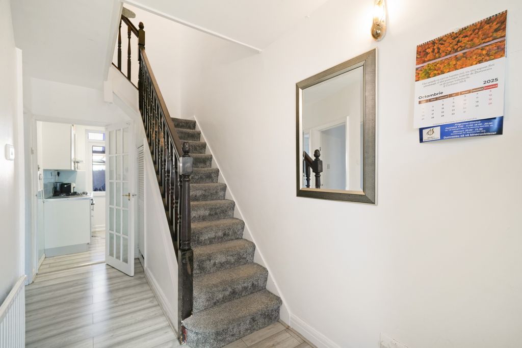 Property photo 2 of 15 Photo 5