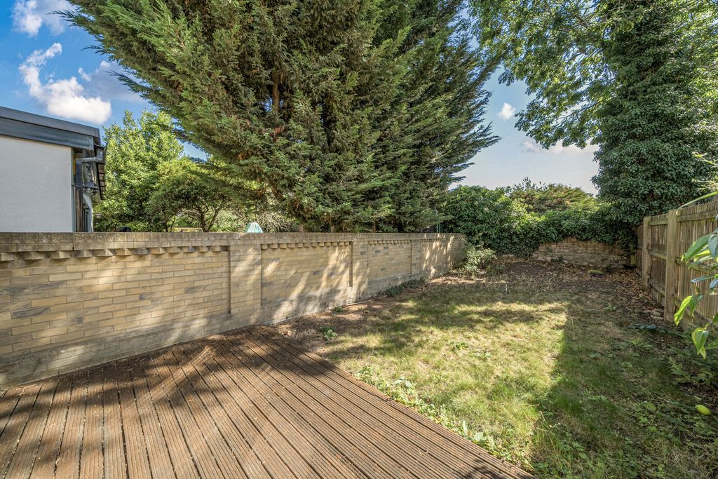 Property photo 2 of 15 Garden