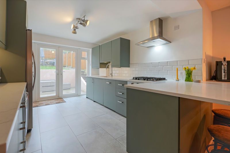 Property photo 3 of 27 Kitchen