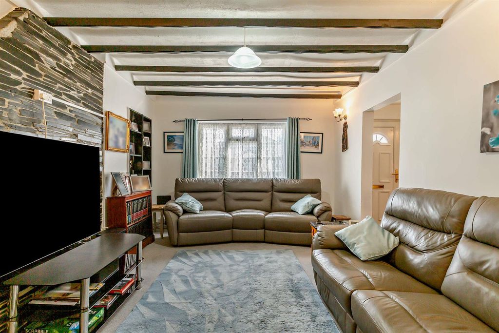 Property photo 2 of 14 8666675-Interior20-800.Jpg