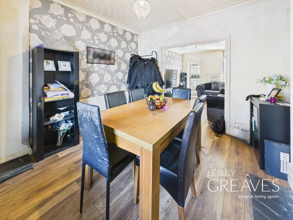 Property photo 3 of 17 Dining Room