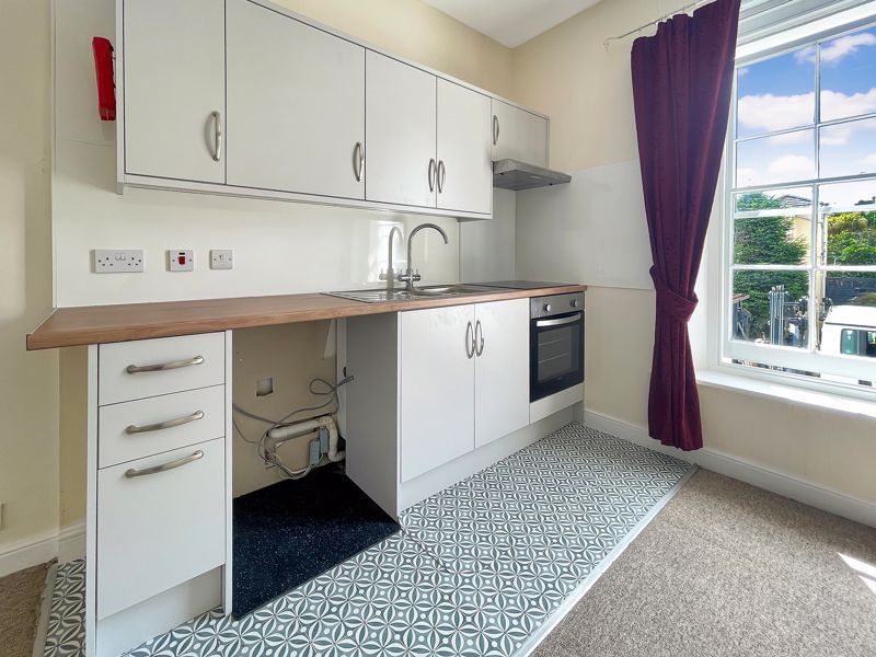 Property photo 2 of 8 Photo 5