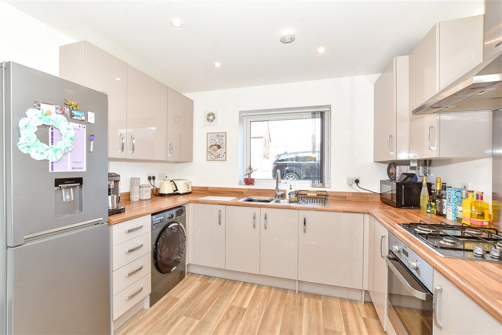 Property photo 1 of 4 Kitchen