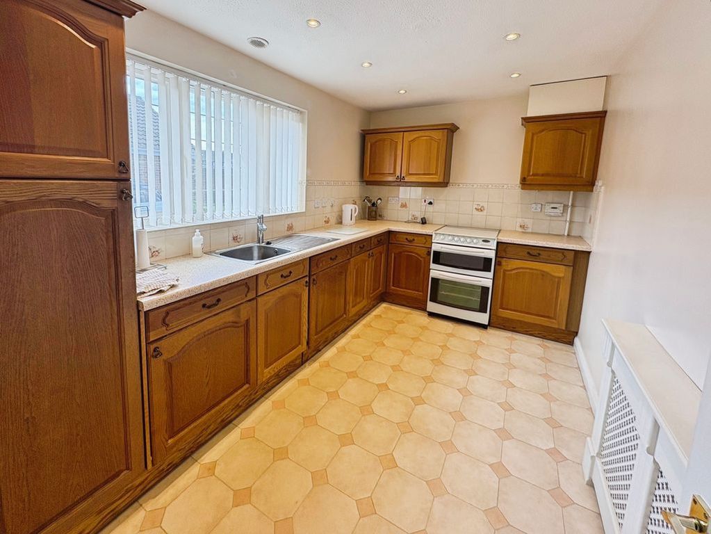 Property photo 3 of 12 Photo 7