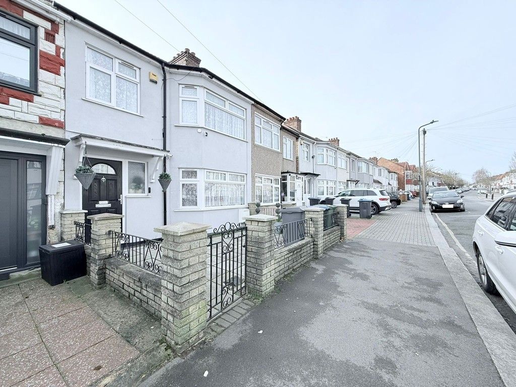 Property photo 3 of 12