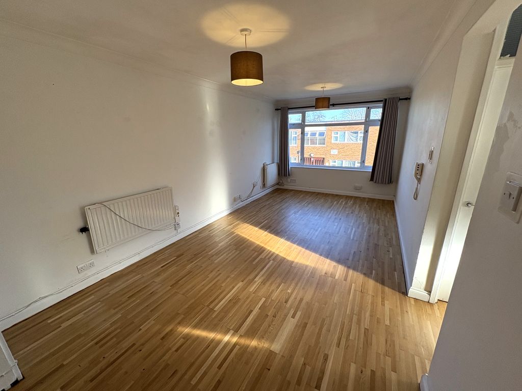 Property photo 2 of 5 Lounge