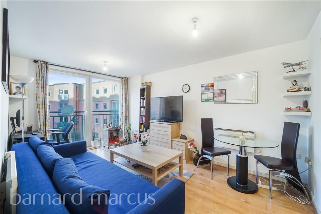 Property photo 3 of 9 Living Room