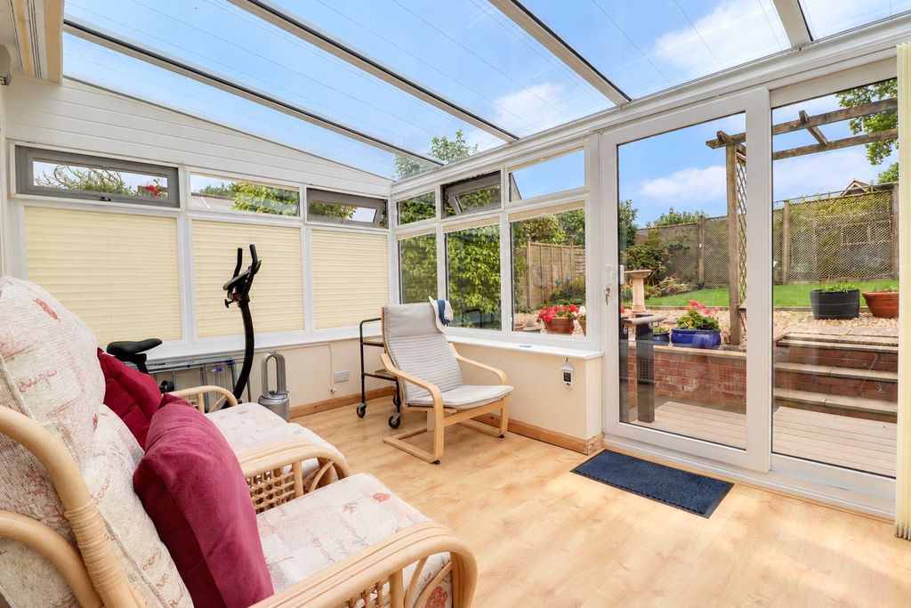 Property photo 3 of 25 Picture No. 02