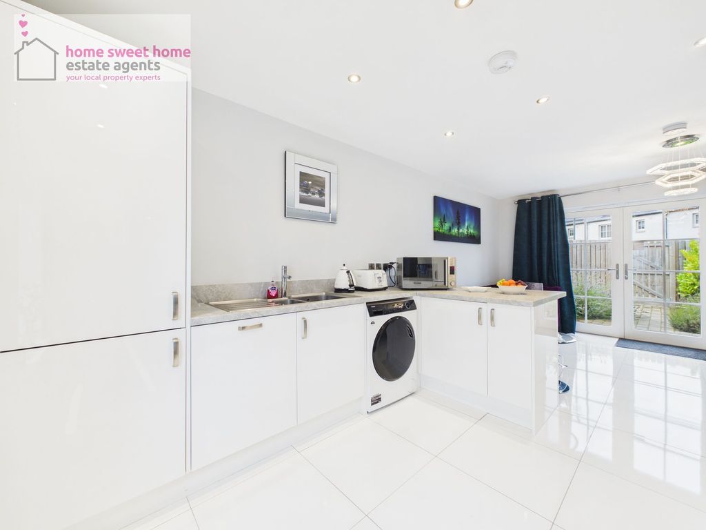 Property photo 2 of 34