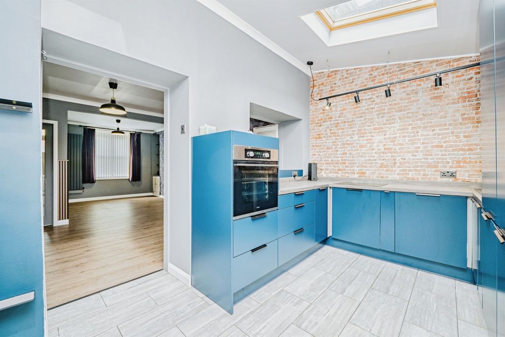 Property photo 3 of 19