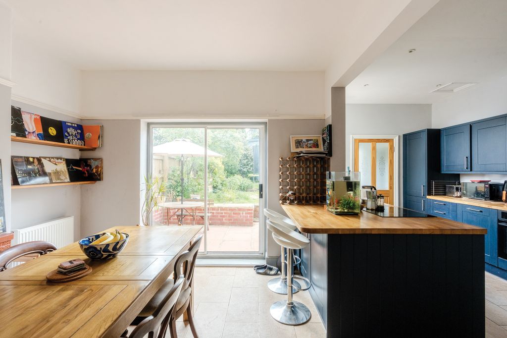 Property photo 2 of 29 2