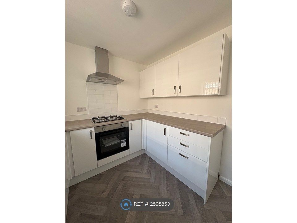 Property photo 3 of 15 Kitchen