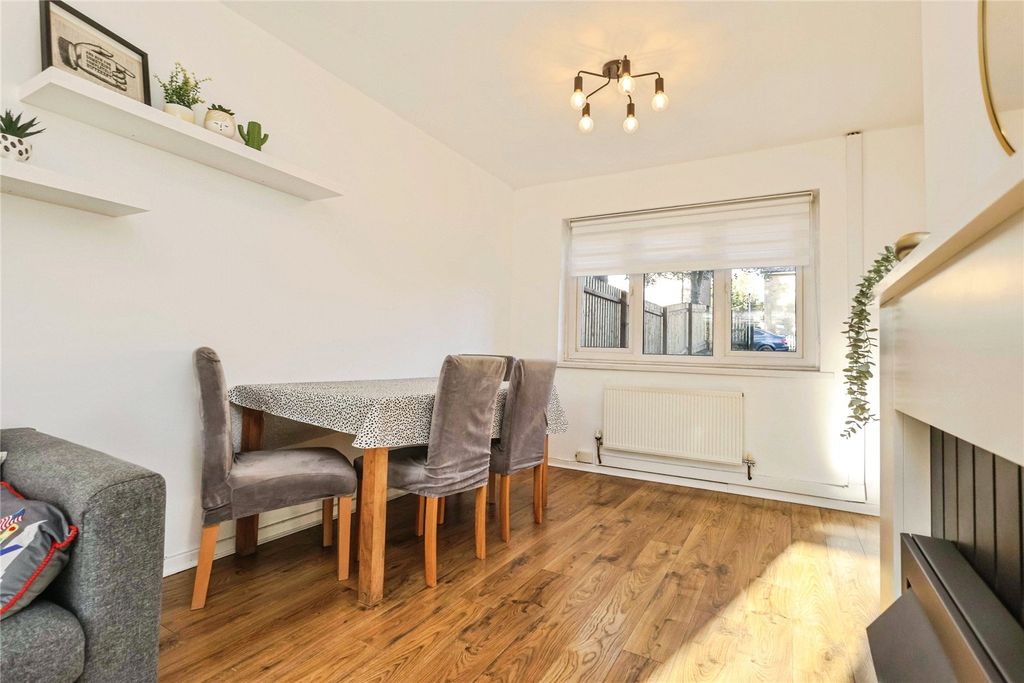 Property photo 3 of 17 Picture No. 16