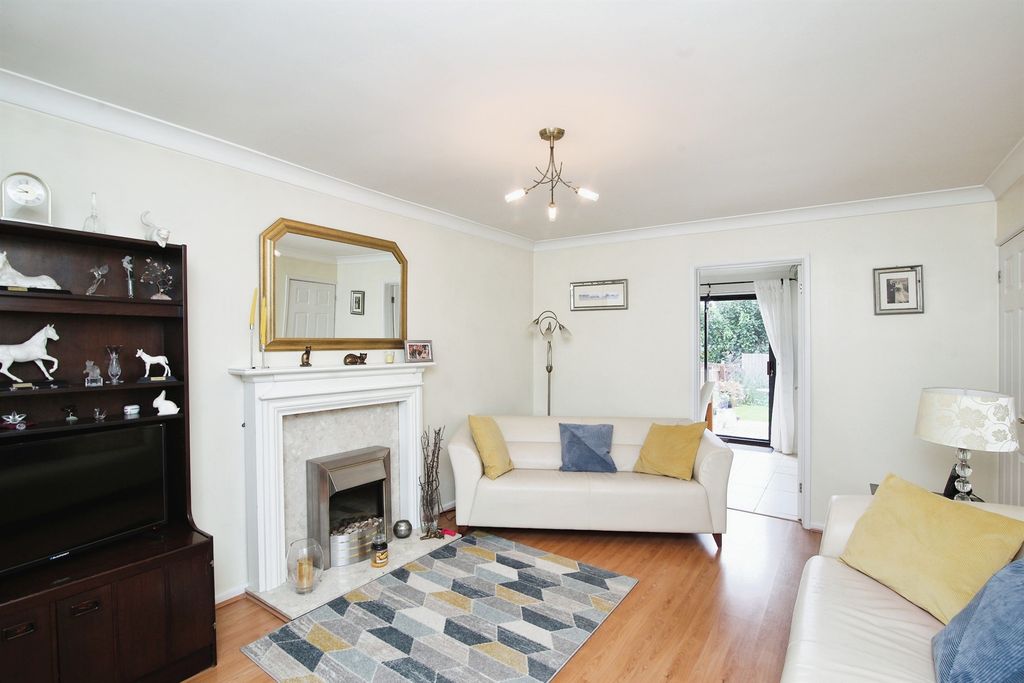 Property photo 2 of 33