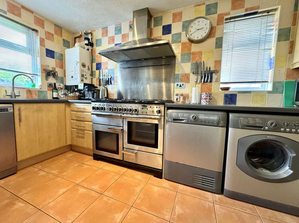 Property photo 3 of 16
