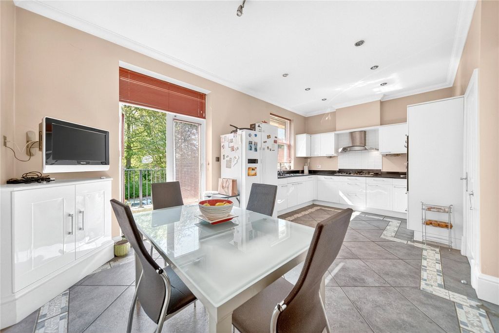 Property photo 1 of 19 Kitchen