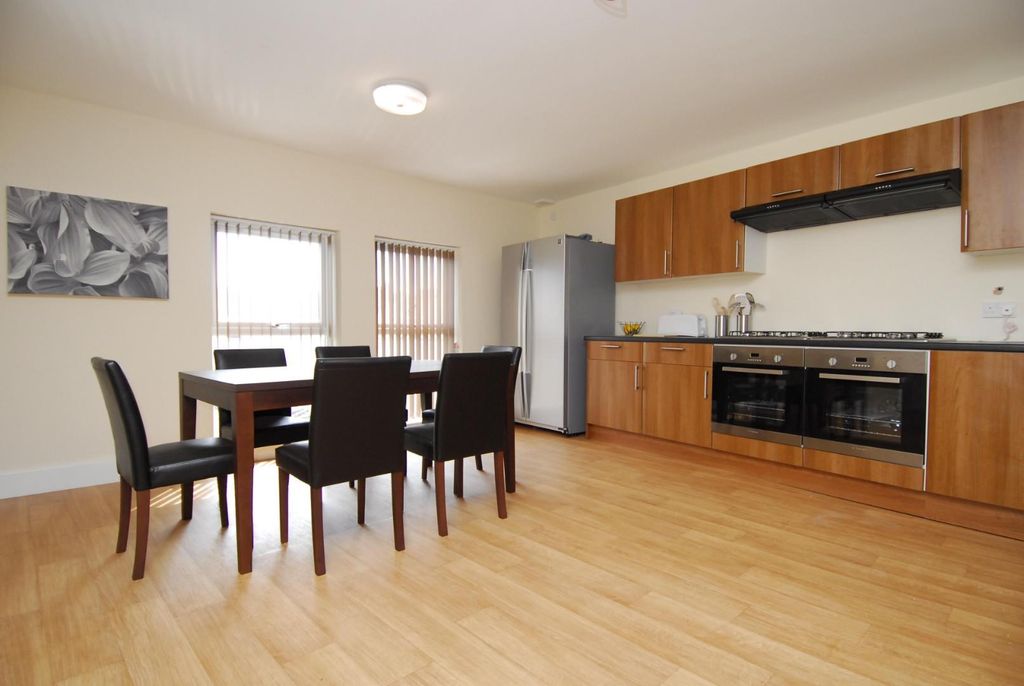 Property photo 2 of 7 10Lissongrove002.Jpg