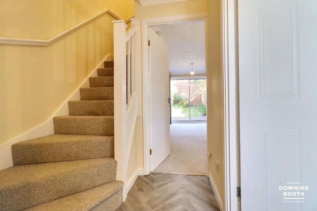 Property photo 2 of 23