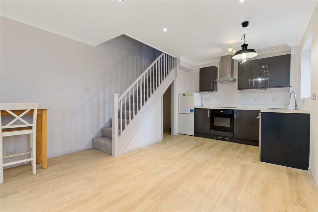 Property photo 3 of 11 Kitchen/Dining