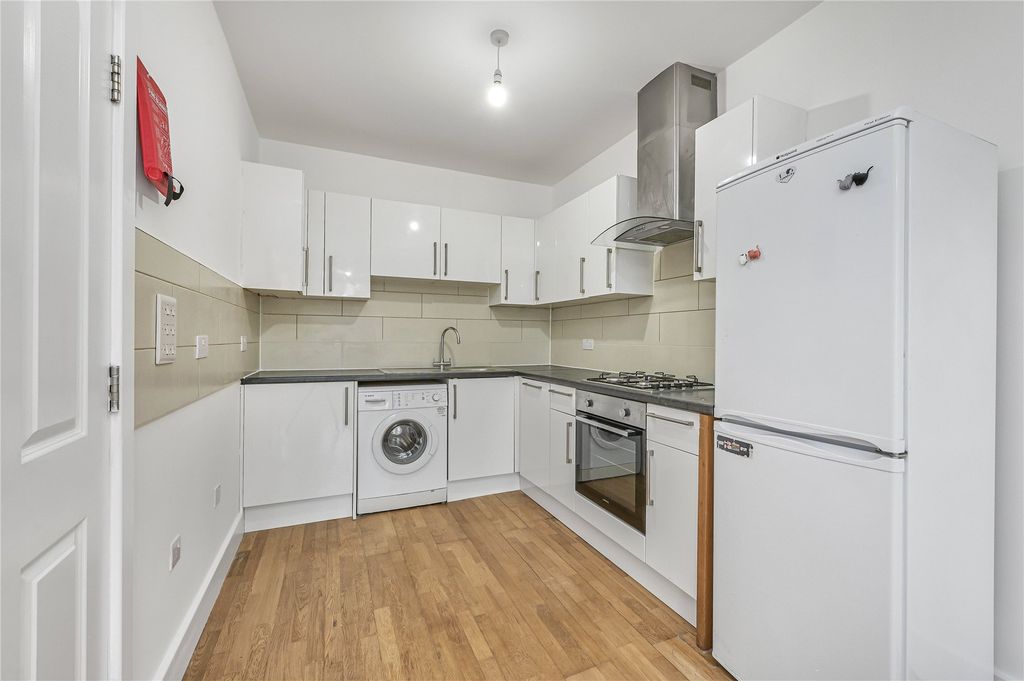 Property photo 1 of 11 Picture No. 17