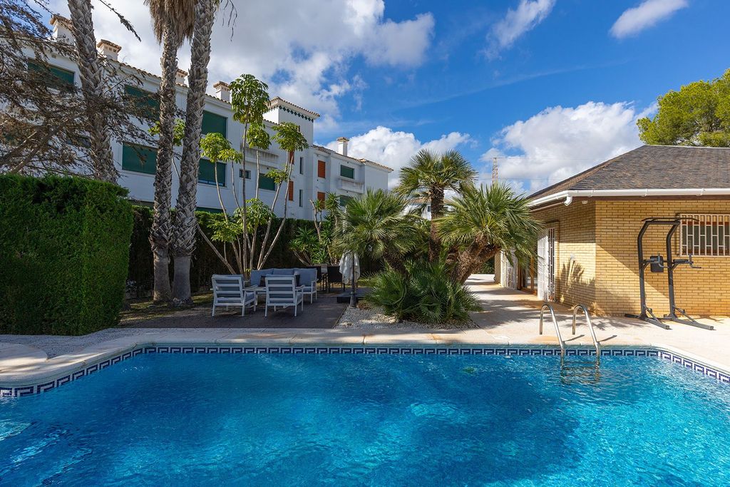 Property photo 3 of 50