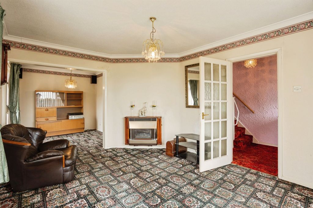 Property photo 3 of 20
