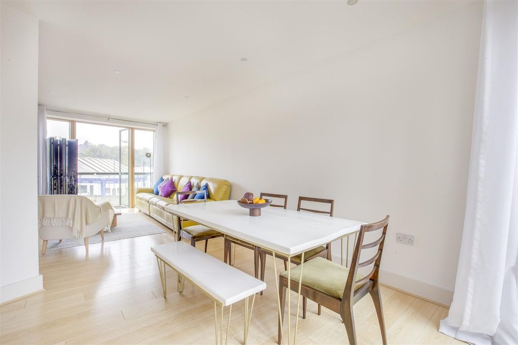 Property photo 3 of 9 Dining Area