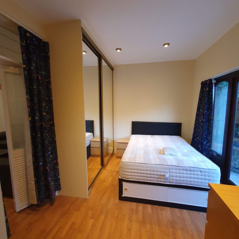 Property photo 2 of 6 Gallery