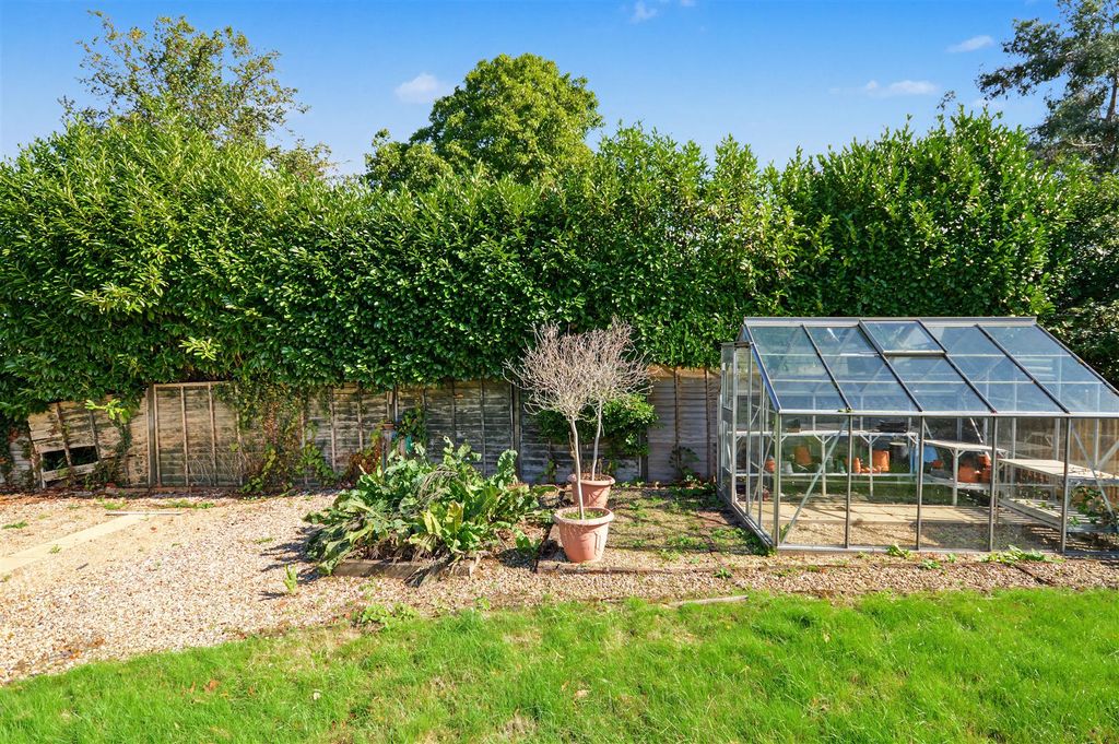 Property photo 3 of 19 Garden