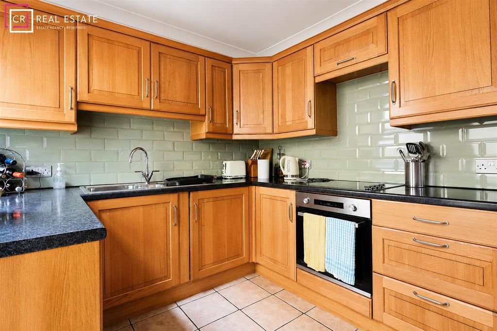 Property photo 3 of 14